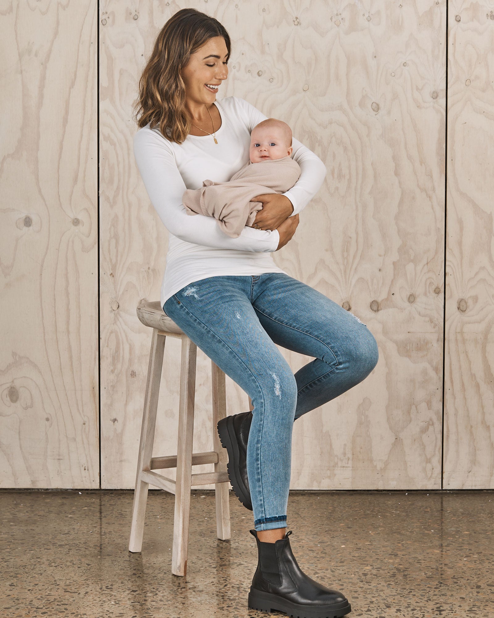 Luxury Moozie Mama Wrap/Poncho Maternity & Nursing Cover