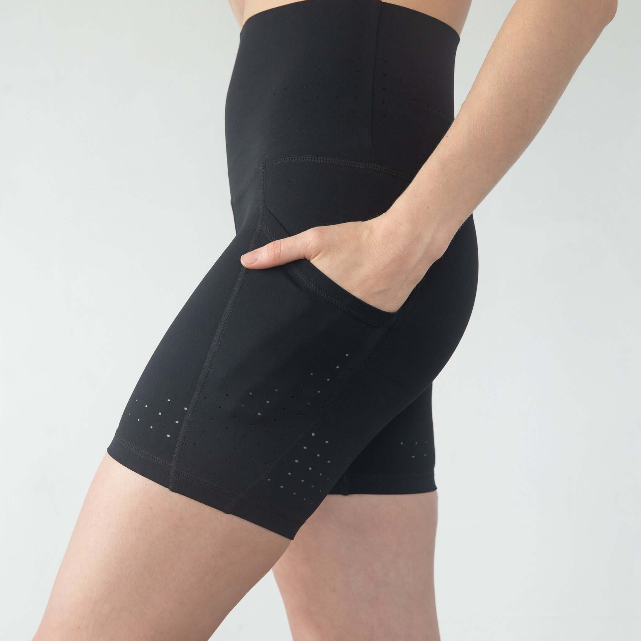 Reveal Ultra High-Rise Postpartum Compression Biker Short 7''